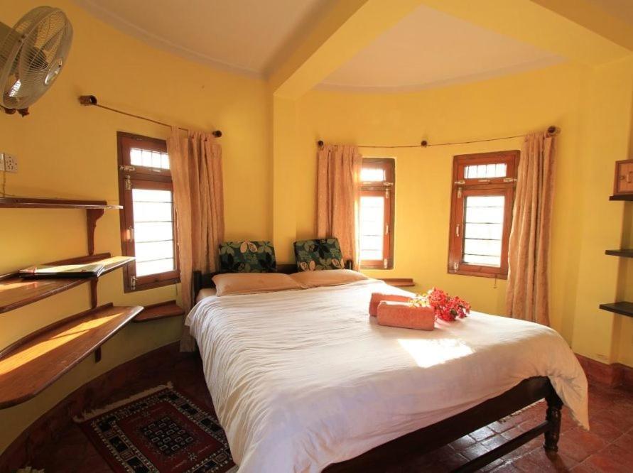 Castle Hotel Pokhara Exterior photo